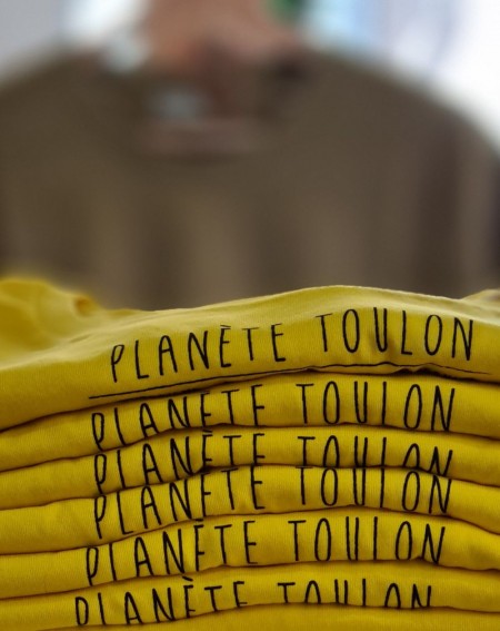 t-shirt unisexe stylé jaune citron Planète Toulon en coton bio par By LMS